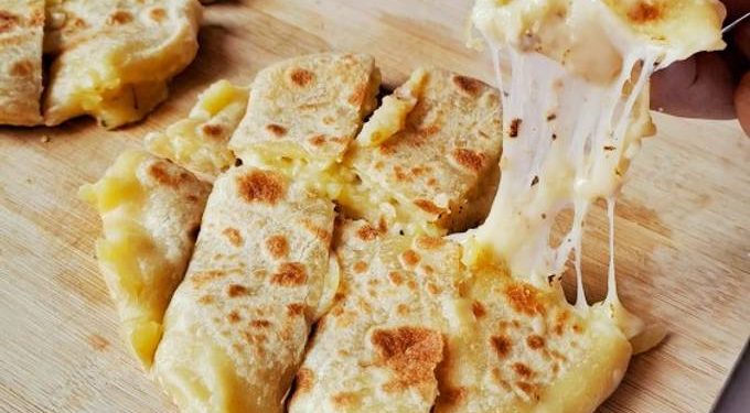 Resep Cemilan Viral Potato Cheese Bread. (Ist)